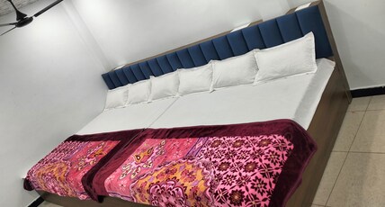 Shubham Guest House Room Type - ROOM NO.102