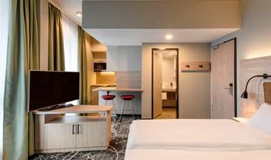ibis Styles Magdeburg Room Type - Modern family room (approx