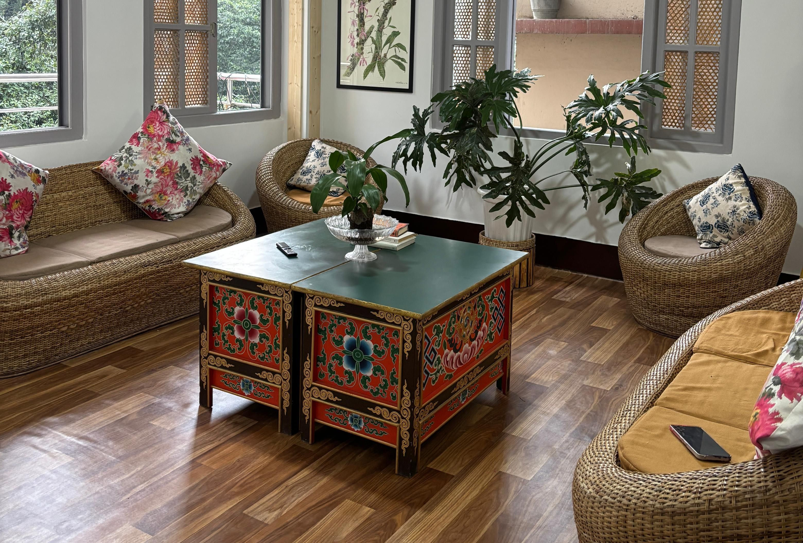 Lagstal Poshtel | 500 M from MG Marg - Tap to explore photos