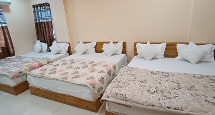 Hotel Vandana Dwarka Room Type - 6 Bedded AC Family Room (Price is for 6 Adults)