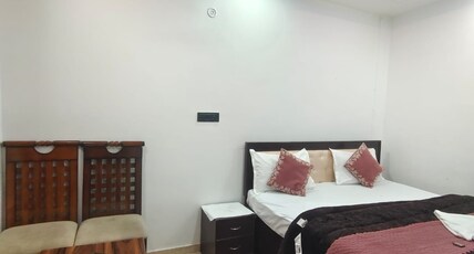 Varsha lawn & guest house Room Type - Bedroom 8