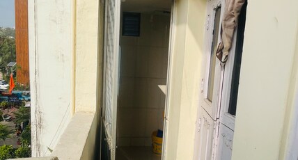 Mishra Ganesh Shankar Homestay | Assi Ghat Room Type - Super Deluxe AC Room