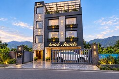 Address of Hotel Jewels @ Rajpur Road