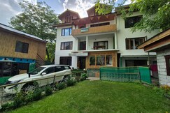Maharaja Inn [Cozy stay nearby Lidder River]