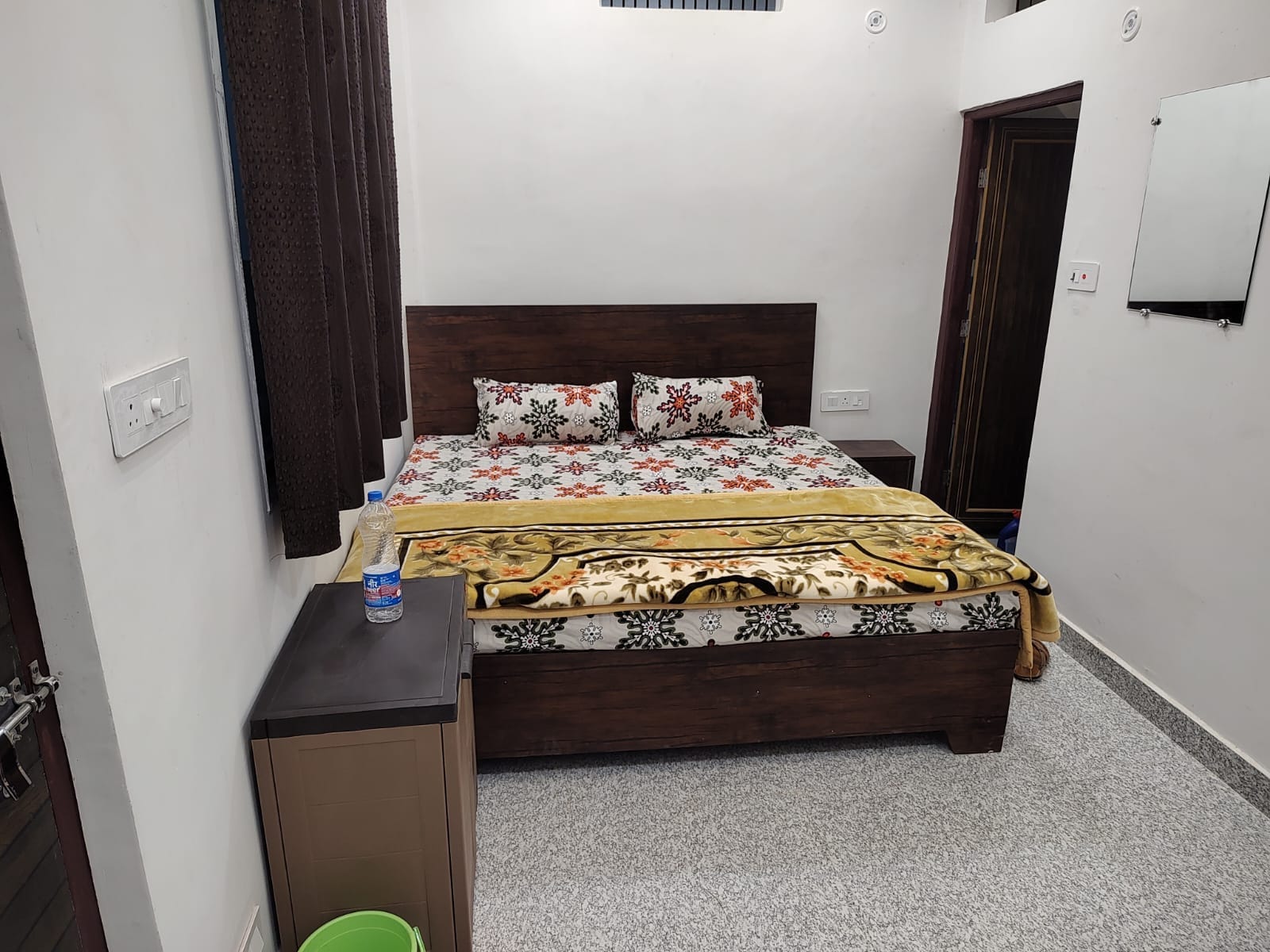 Shree Rajeshwar Bhawan Ayodhya - Tap to explore photos