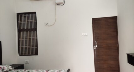 Shantinath Dham Room Type - Deluxe queen room