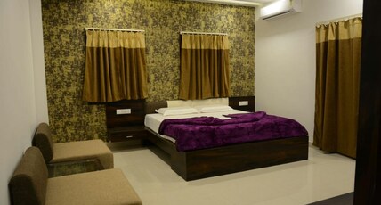 Sri Shivam Hotel Room Type - Executive Room