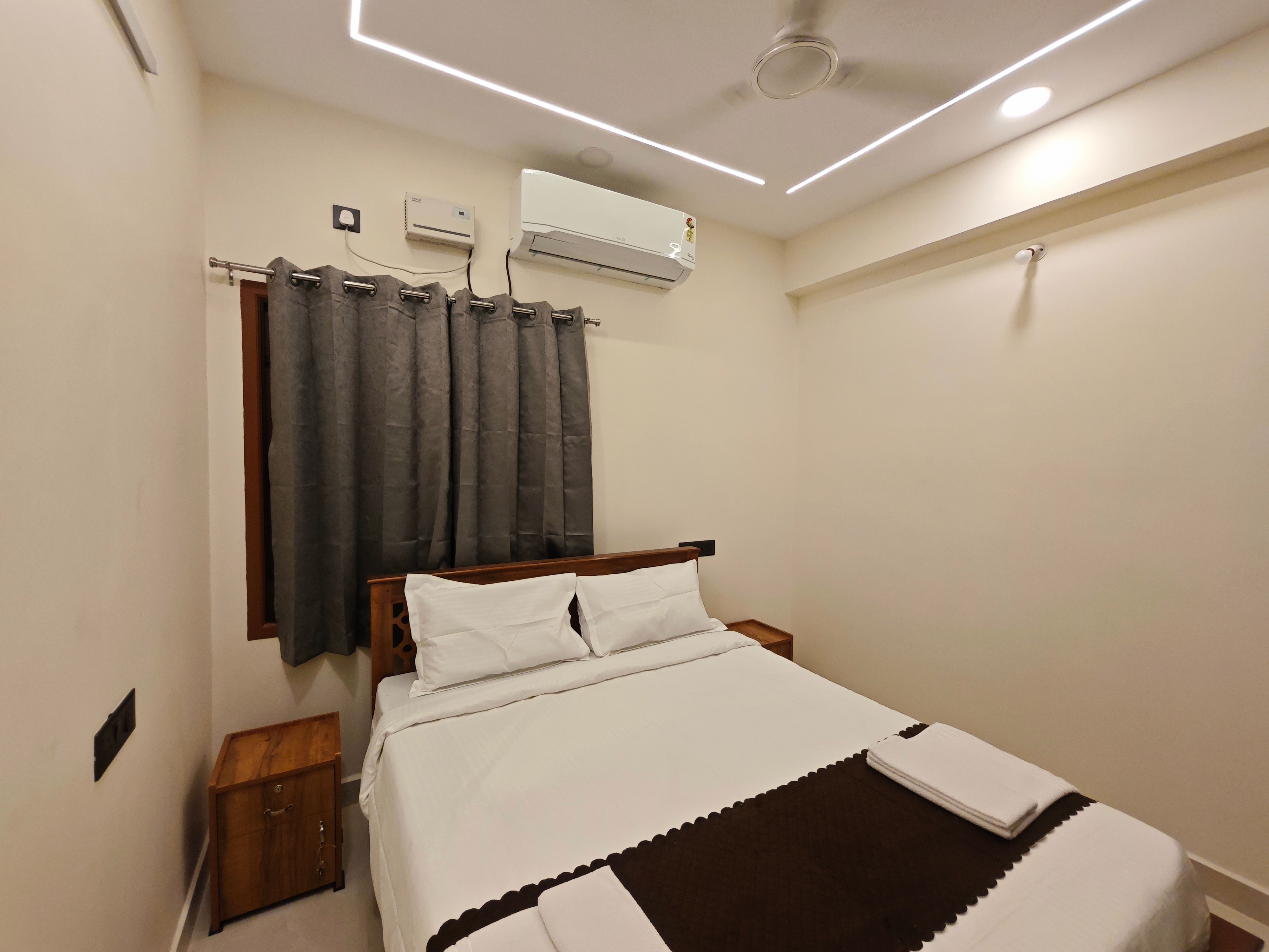 Smart Home Service Apartment by Stayz Royale - Porur - Tap to explore photos