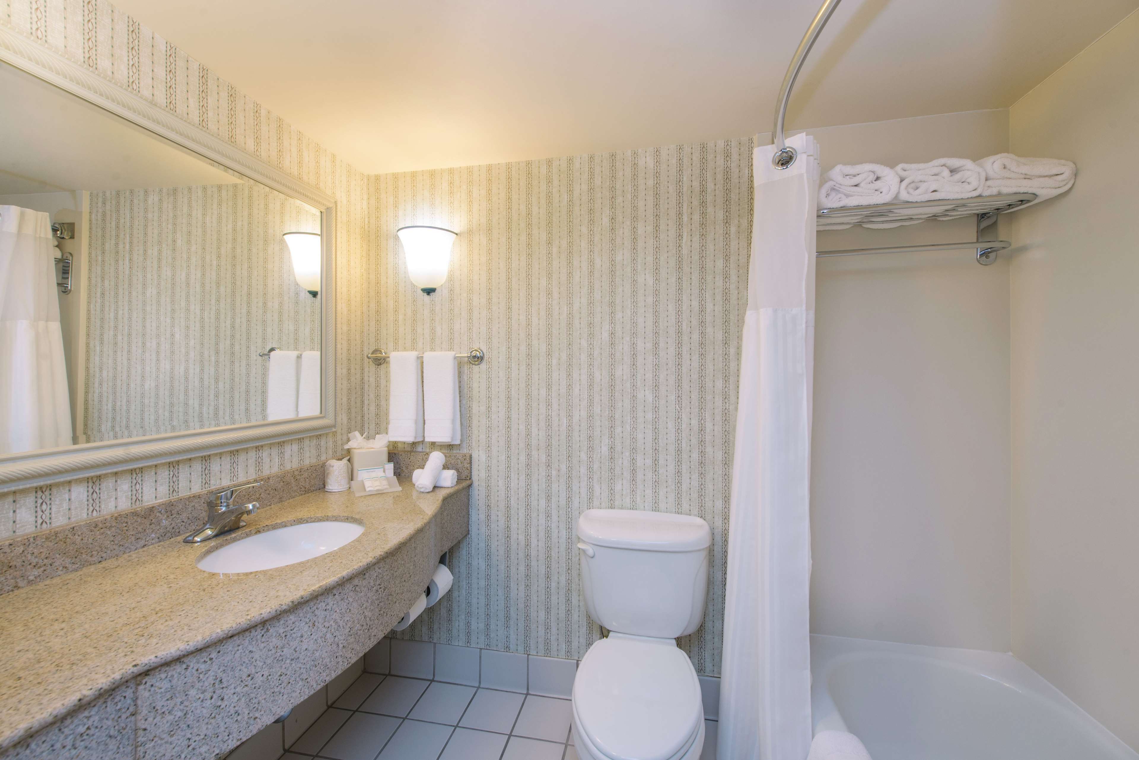 Hilton Garden Inn Fishkill - Tap to explore photos
