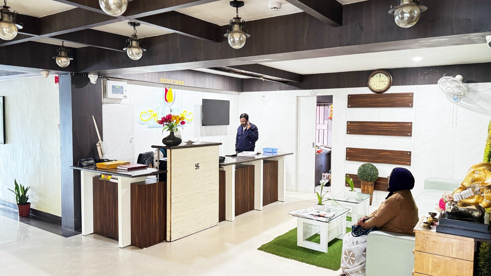 HOTEL GOLDEN TULIP JALPAIGURI - Tap to explore photos