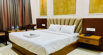 Hotel Friendship In Room Type - Deluxe Room