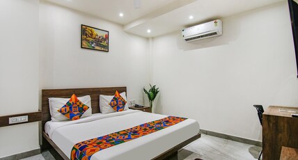 FabHotel Moro Rohini Sector 4 Room Type - Deluxe Room