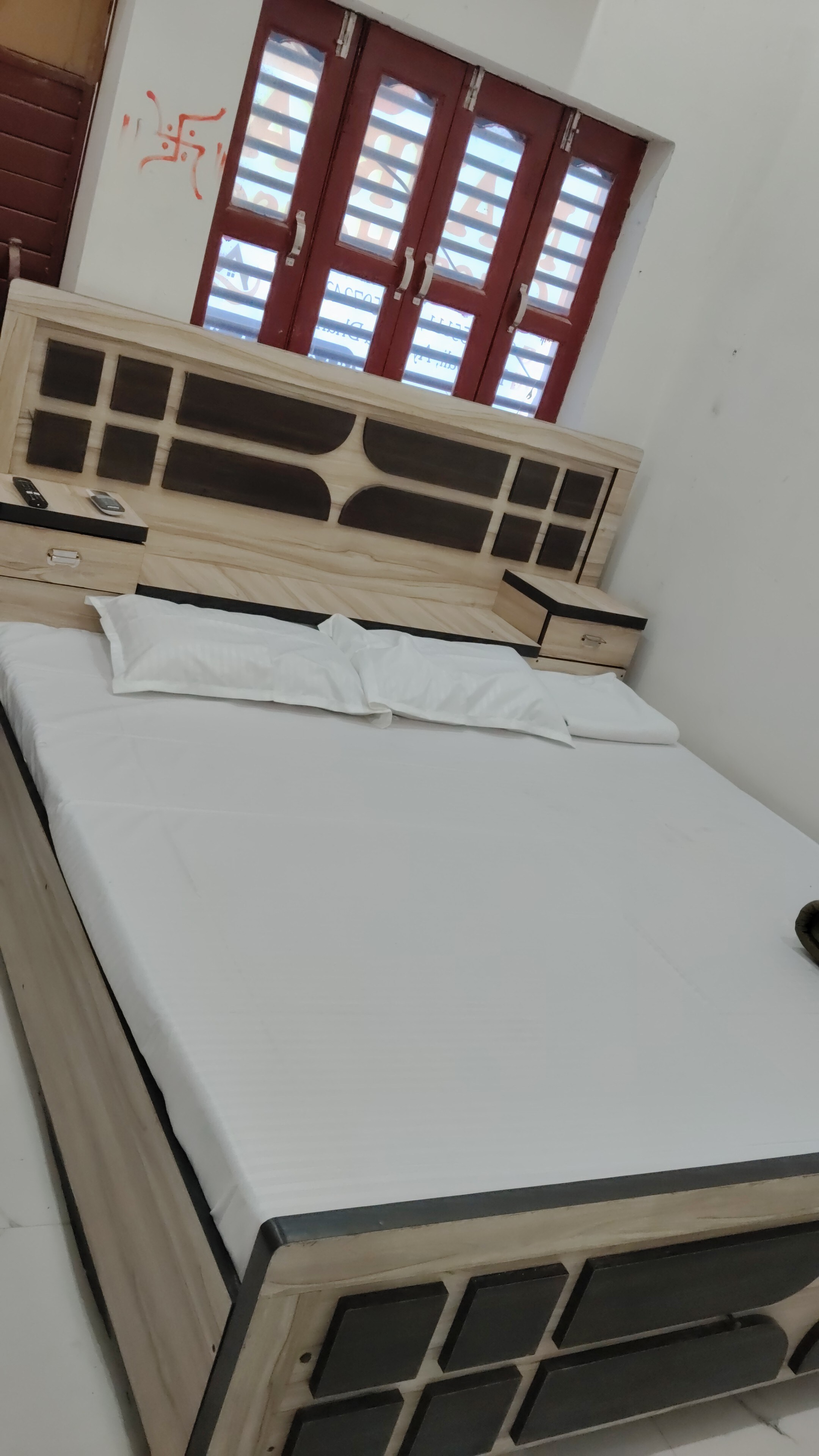Maurya Guesthouse - Tap to explore photos