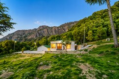 Kuriyana Stay |2BR| A Secluded Heaven by Homeyhuts