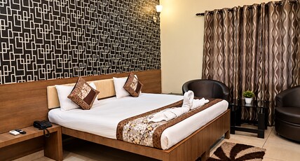 Hotel Sunshine Inn Room Type - Super Deluxe Room Hotel Sunshine Inn Room Type - Super Deluxe Room