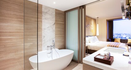 Crowne Plaza Vientiane Room Type - 1 King Standard High Floor Crowne Plaza Vientiane Room Type - 1 King Standard High Floor