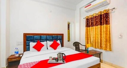 HOTEL S.S Palace Room Type - DELUXE DOUBLE BED AC ROOM