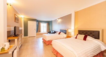 Belmont Village Resort Room Type - Family House