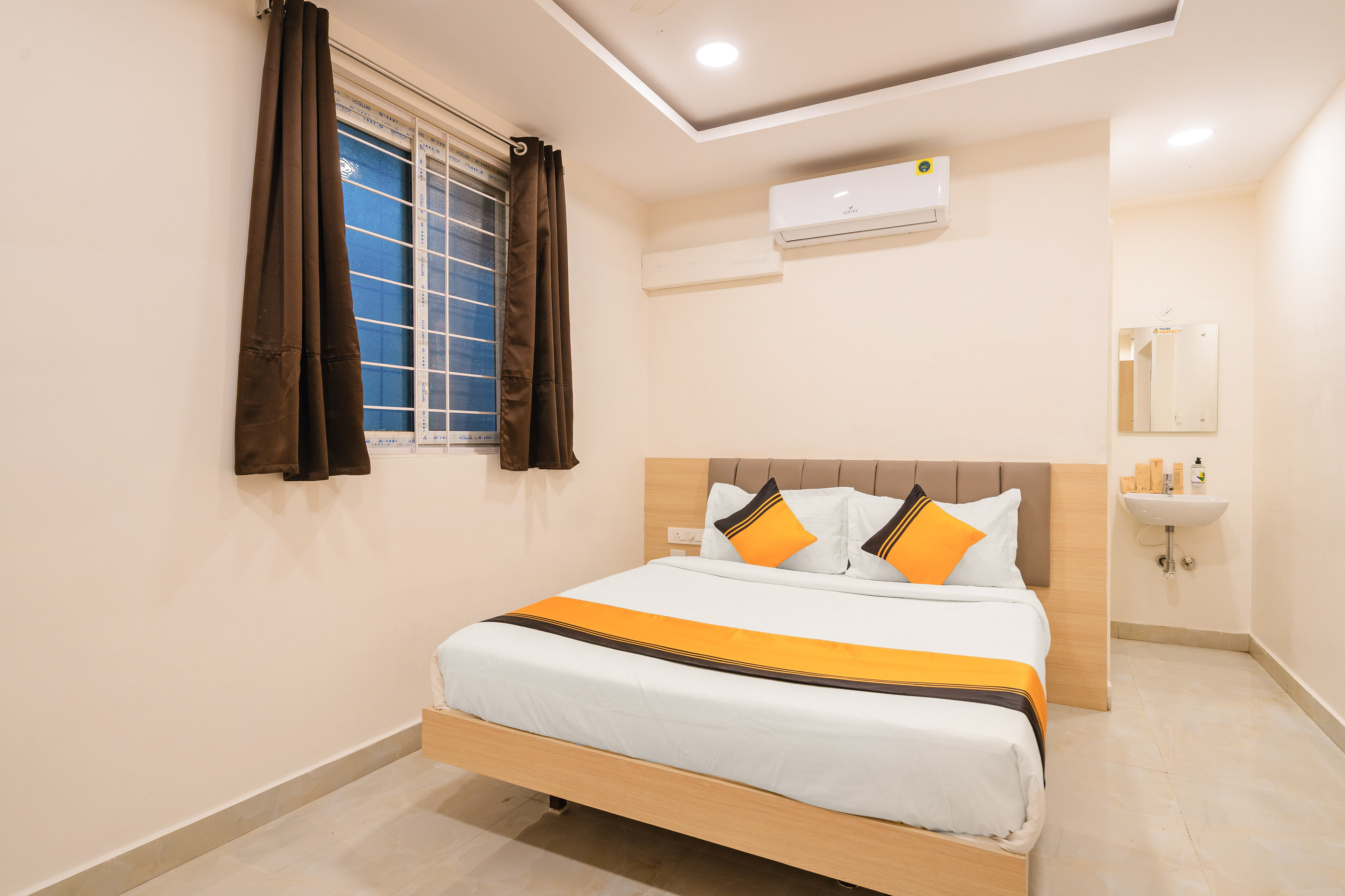 Itsy Hotels Saffron Groves - Tap to explore photos