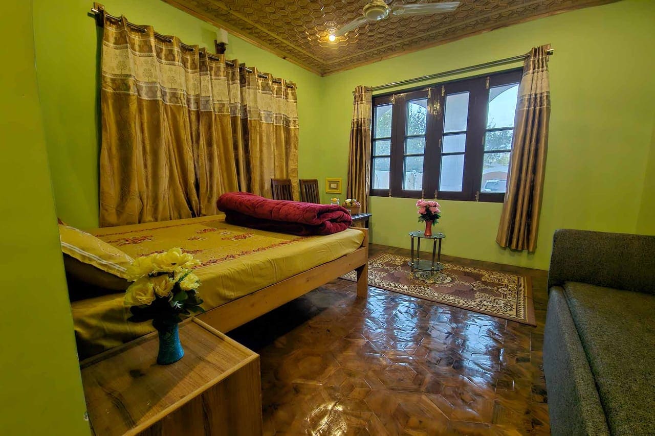 Sweet Summer Homestay Srinagar - Tap to explore photos