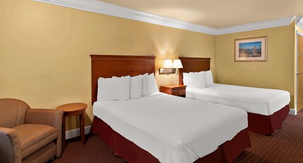 Best Western Willits Inn Room Type - 2 Queen Beds, Non-Smoking, Microwave And Refrigerator, Wi-Fi, Continental Breakfast Best Western Willits Inn Room Type - 2 Queen Beds, Non-Smoking, Microwave And Refrigerator, Wi-Fi, Continental Breakfast