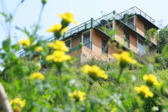 Golden Vintage Residency| Rooms & Guided Treks