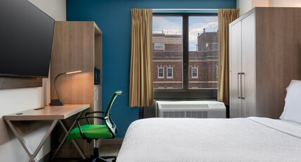 Holiday Inn Express & Suites BRONX - NYC Room Type - 1 Queen Standard