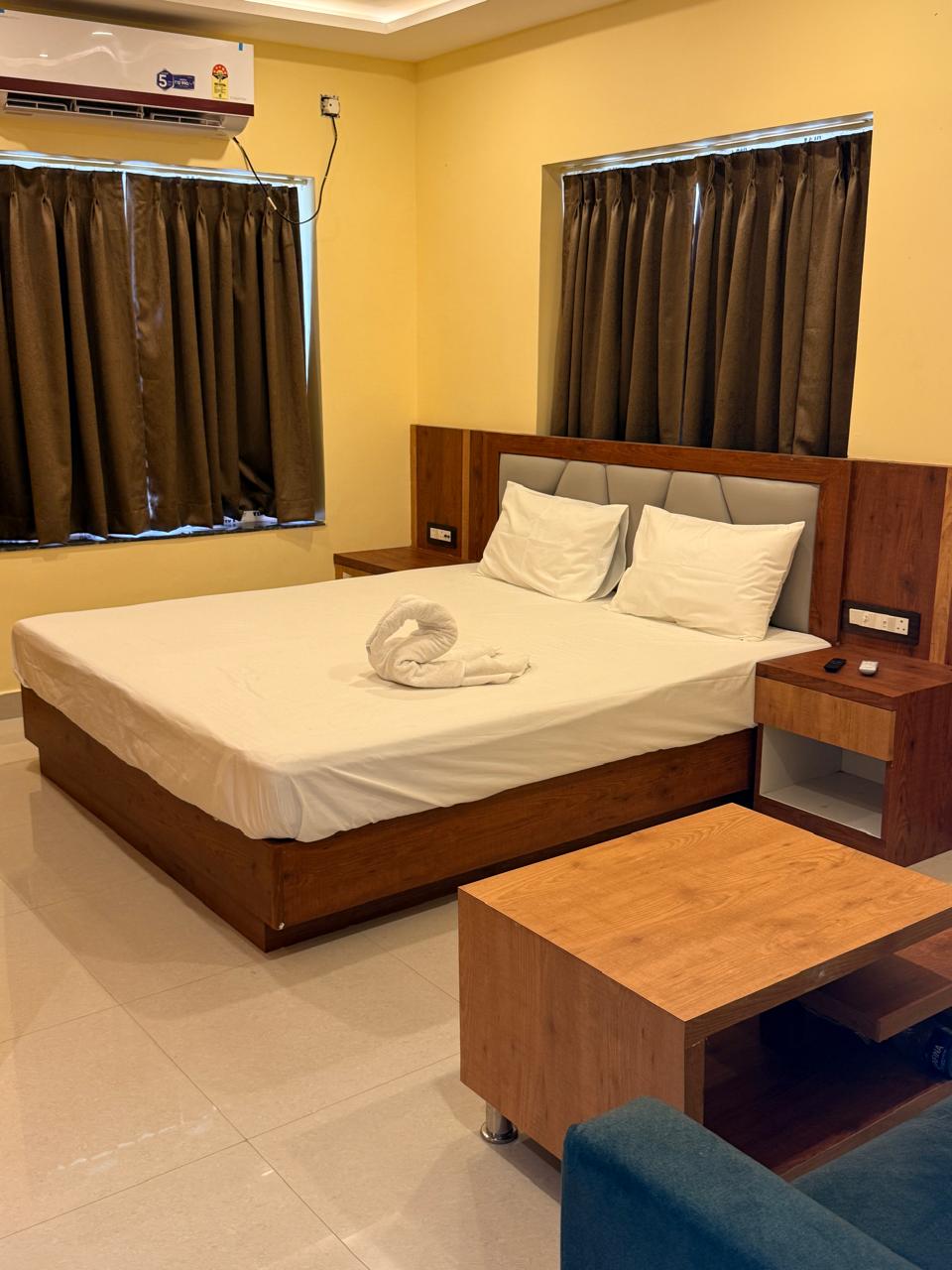 Sampriti Holiday Inn - Tap to explore photos