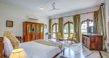 Talabgaon Castle - 80 kms from Jaipur Room Type - Heritage Suite