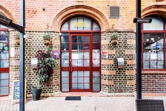 OYO The Arch, Wembly Stadium