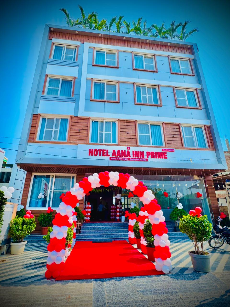 Hotel Aana Inn Prime | Rooftop Pool - Tap to explore photos