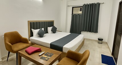 Hotel Comfort Inn @ Mundka Room Type - Deluxe Room