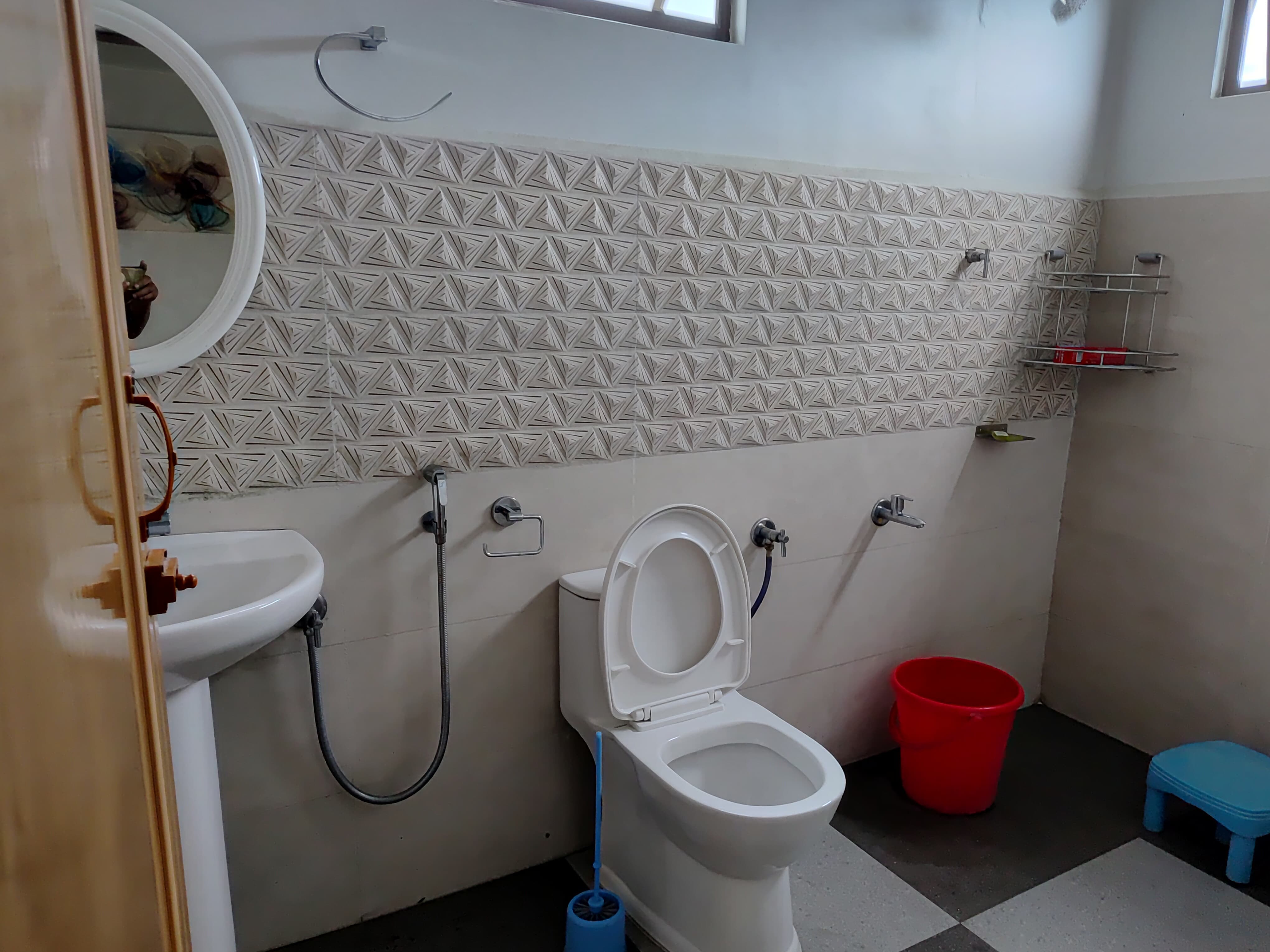 VK Homestay - Tap to explore photos