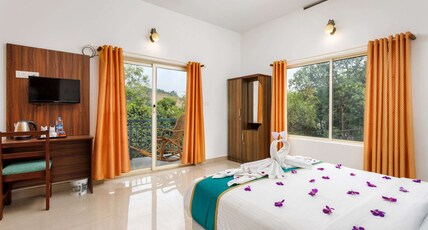 Le Serene Misty Hills Resort by Neon Nest Room Type - Serene Pool View AC