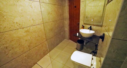 Radiant Star Suites Room Type - Premium Room AC with Balcony