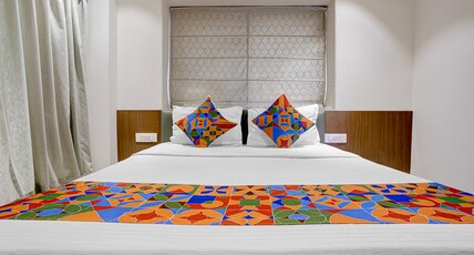 FabHotel Vaishnav Bairagi Room Type - Deluxe Room