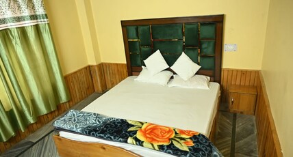 Varindavan Hotel & Restaurant Room Type - Standard
