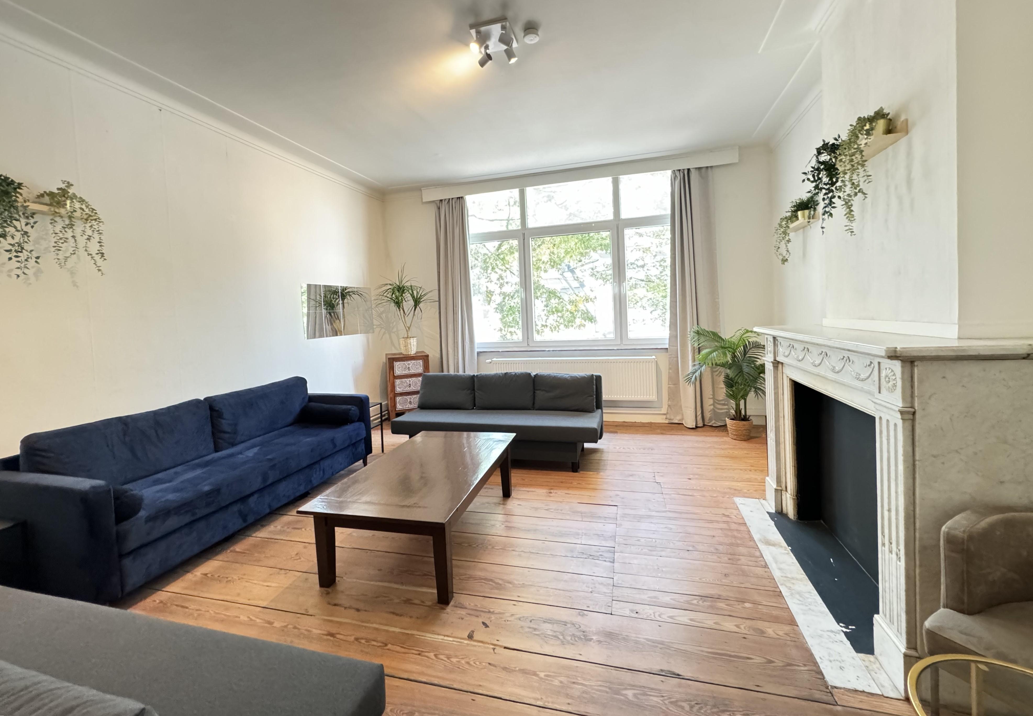 Antwerp Old Town 2-Bedroom - Tap to explore photos