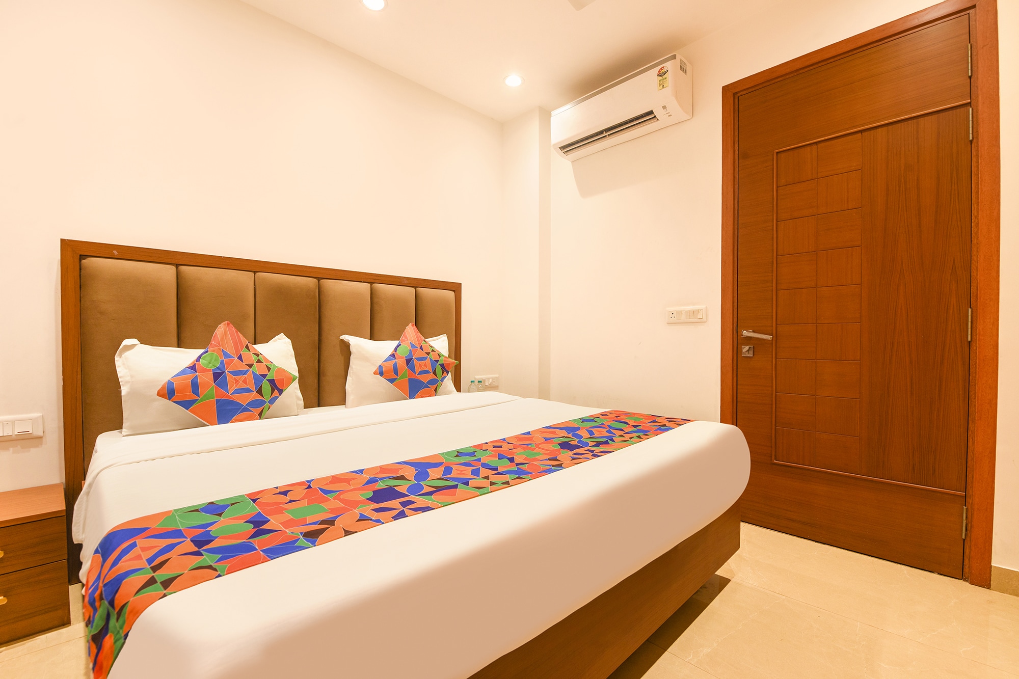 FabHotel Downtown Travelodge - Tap to explore photos