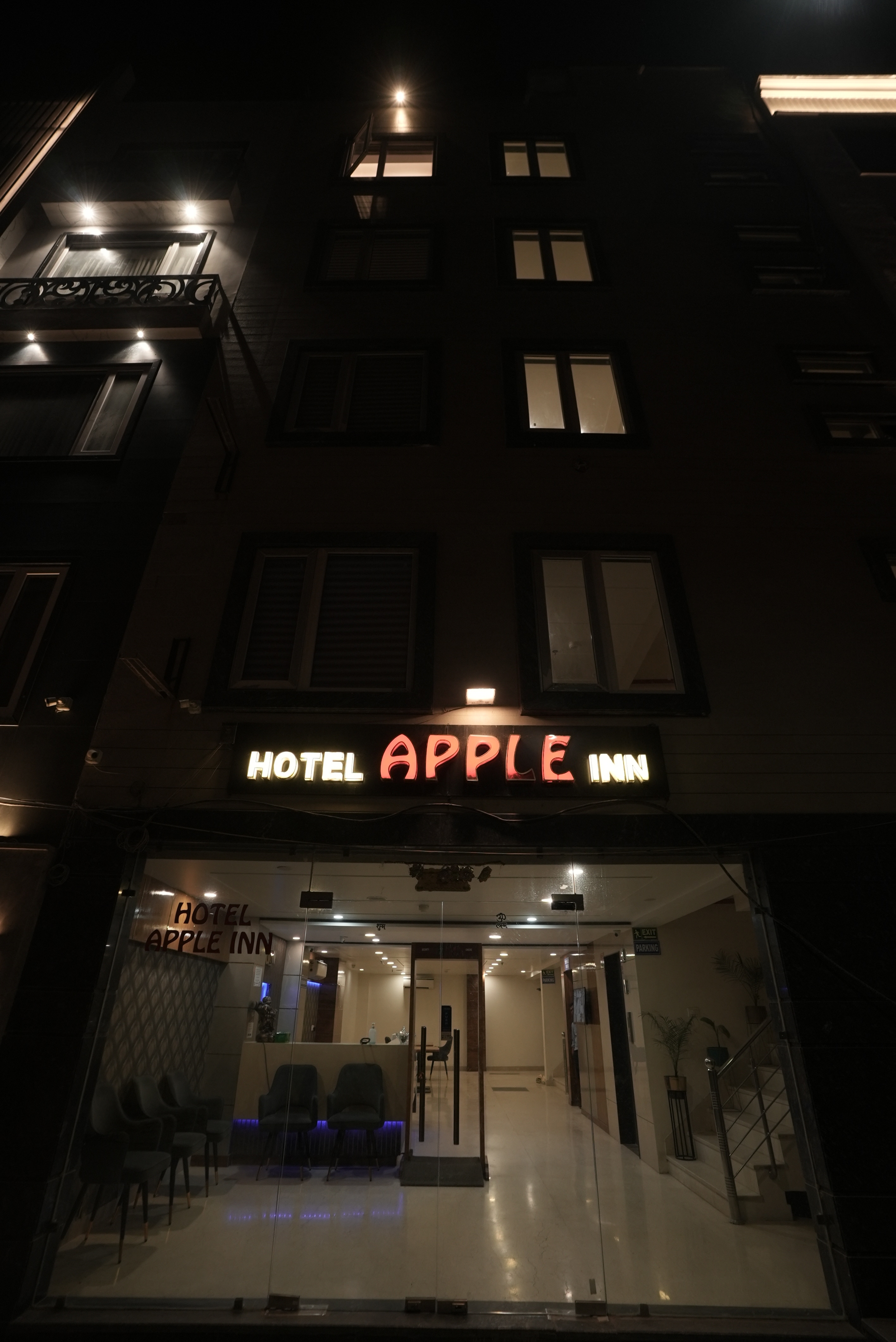 HOTEL APPLE INN - Tap to explore photos