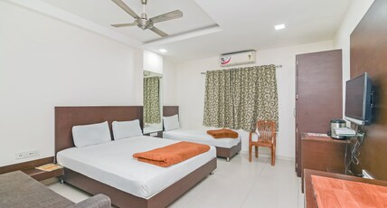 Hotel Maheshwari Avenue Room Type - 3 Bedded Super deluxe AC Room