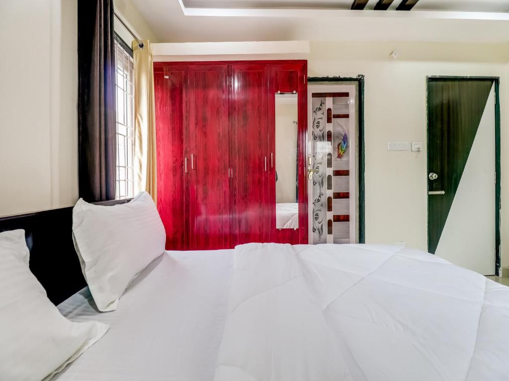 Sri Singampalli Residency - Tap to explore photos
