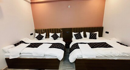 Hotel Awadh Shree Palace Ayodhya Room Type - Deluxe Room with Balcony