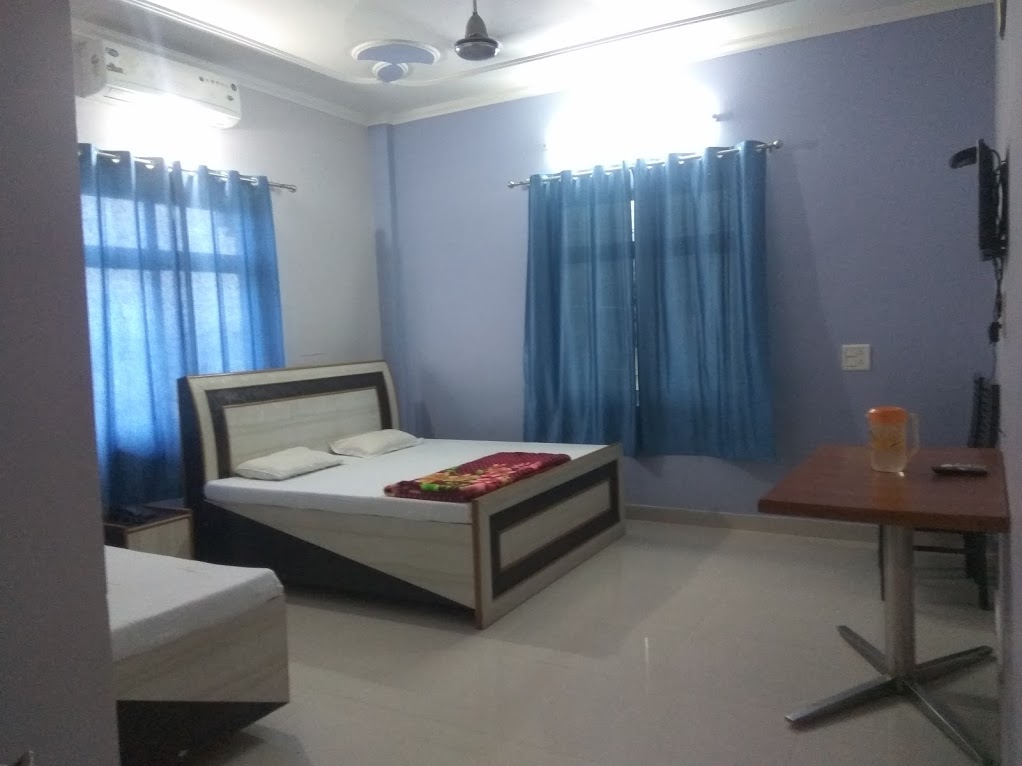 Hotel Samrat - Tap to explore photos