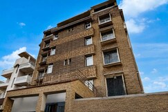 Townhouse Oak Govindpuri Station Formerly Montto Plaza