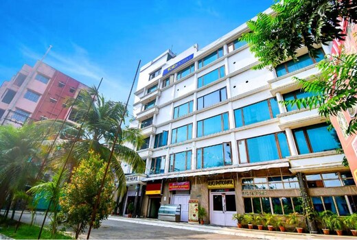 FabHotel Raj Darbar - Nr. Kolkata Airport