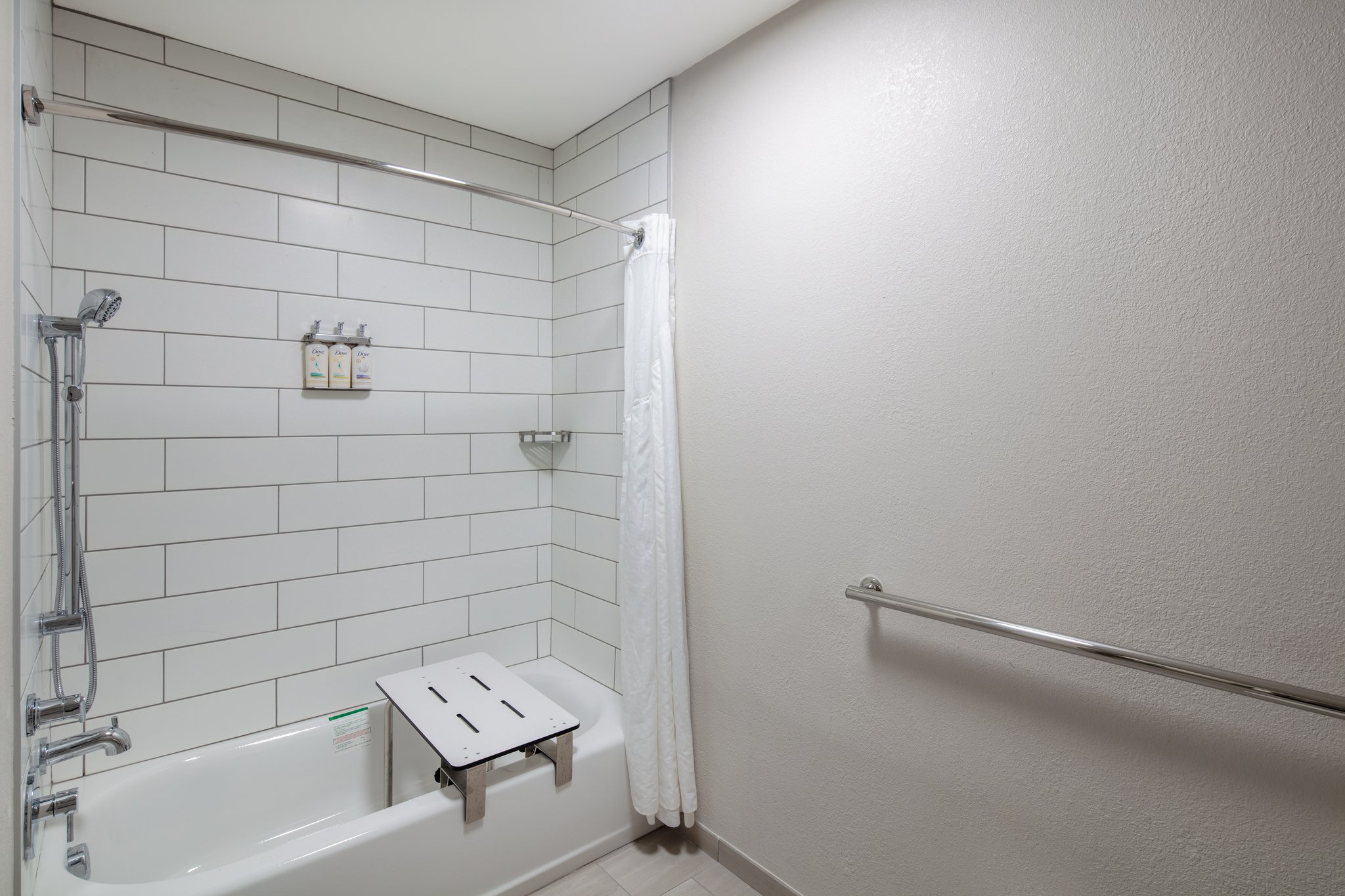 Holiday Inn Express & Suites Turlock-Hwy 99 - Tap to explore photos