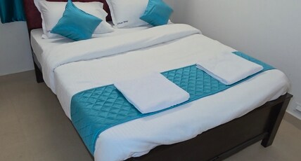 HOTEL URBAN STAY Room Type - Deluxe Room