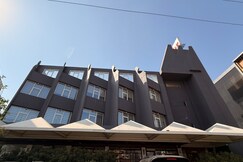 HOTEL WAY WAIT PARK TREAT