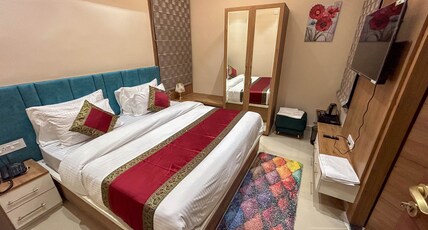 Golden Grove Homestay Room Type - Deluxe Room Without Balcony 101